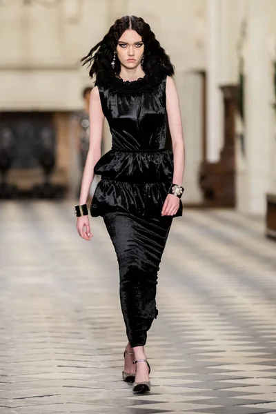 Look 49